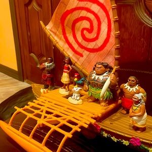 Moana set ocean raft